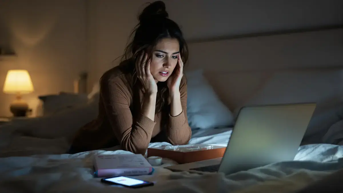 Una donna rivela la sua angoscia di fronte ai controlli lassisti sulle iniezioni dimagranti